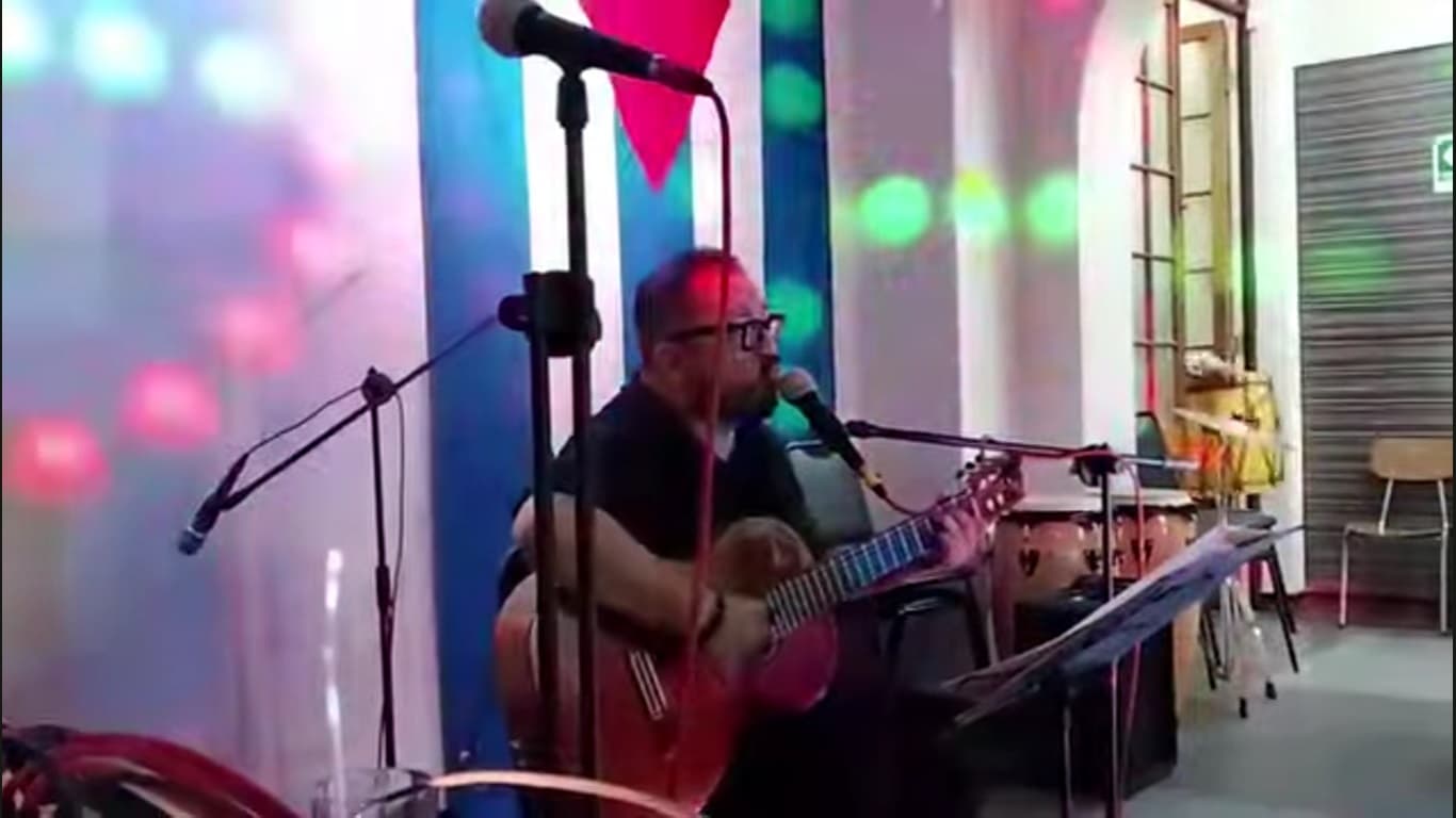 Mauricio Triviño en el Peñascazo de Solidaridad con Cuba el 8 de noviembre del 2025 en Concepción